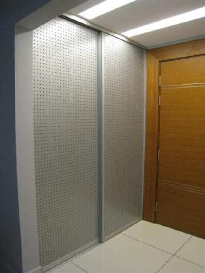 Perforated Door (Pintu Berlubang) – Silver