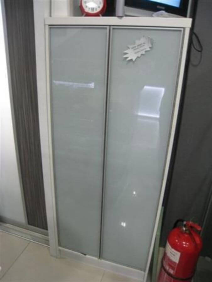 Pintu Kaca – z