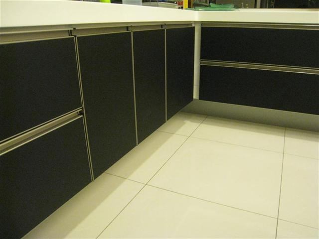 Pintu Panel (Piano Gloss) – 12